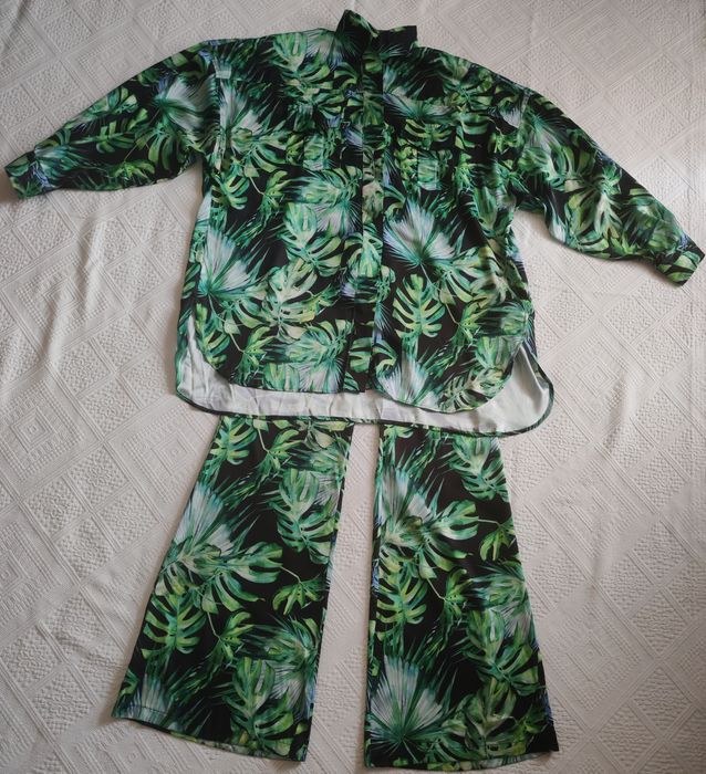 Compleu TGH fashion pantalon și cămașă mărimea 34.Imprimeu tropical