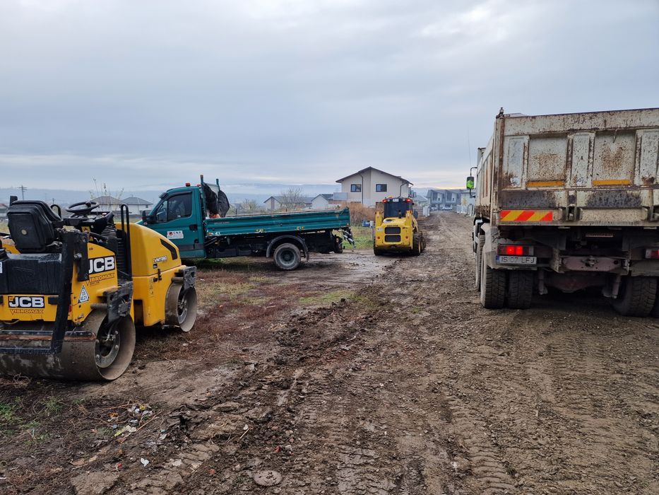 Excavator bobcat picon, furci paleti incarcator miniexcavator  pamant