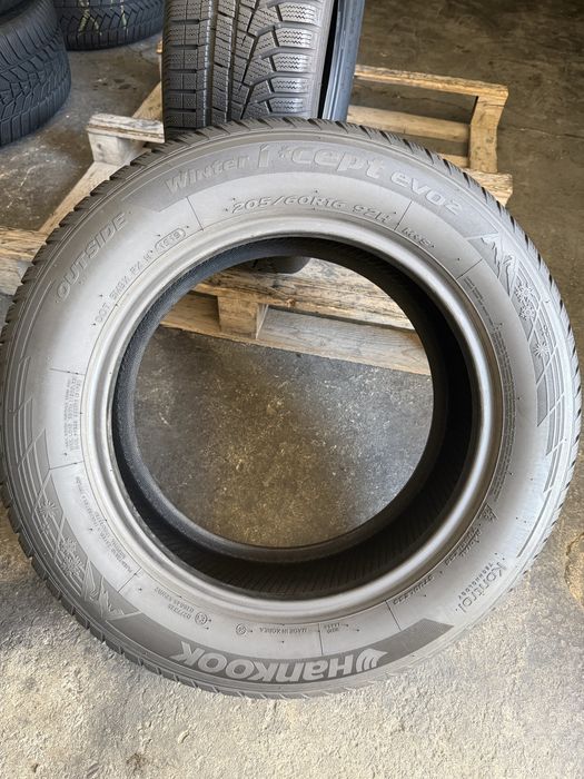 2 anvelope iarna 205/60/16 Hankook 7 mm!