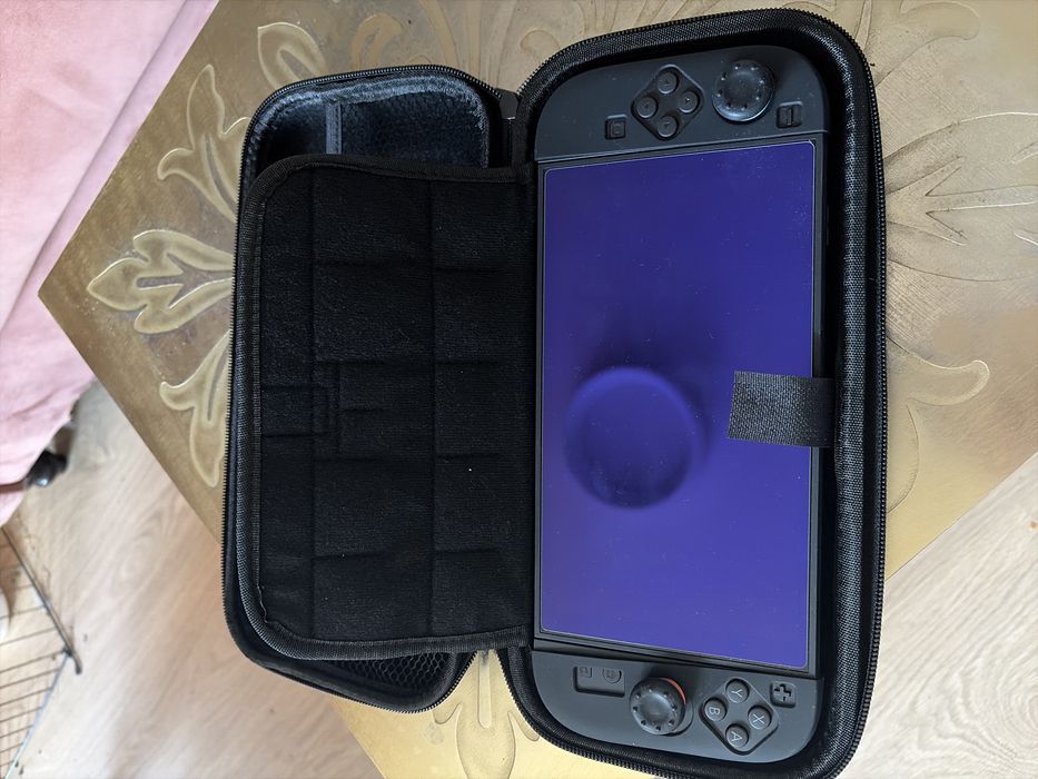 Nintendo Switch 2 + Pro Controller и аксесоари – отлично състояние