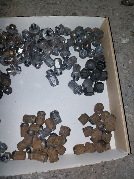 Болтове и Гайки за джанти BMW Toyota VW OPEL Sharan PEUGEOT CITROEN