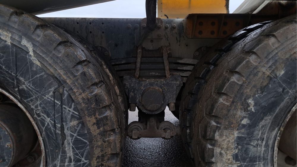 Autobetoniera Iveco Astra HD8 84.48