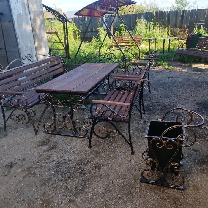 Скамейка лавка с элементами ковки