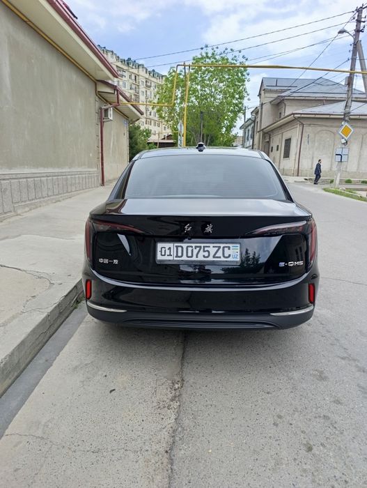 Продам и сдам в аренду на выкуп Honghi EQM 5 restayling 500km