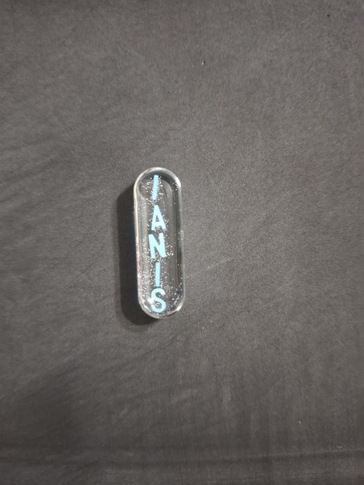 Breloc literă din rășină