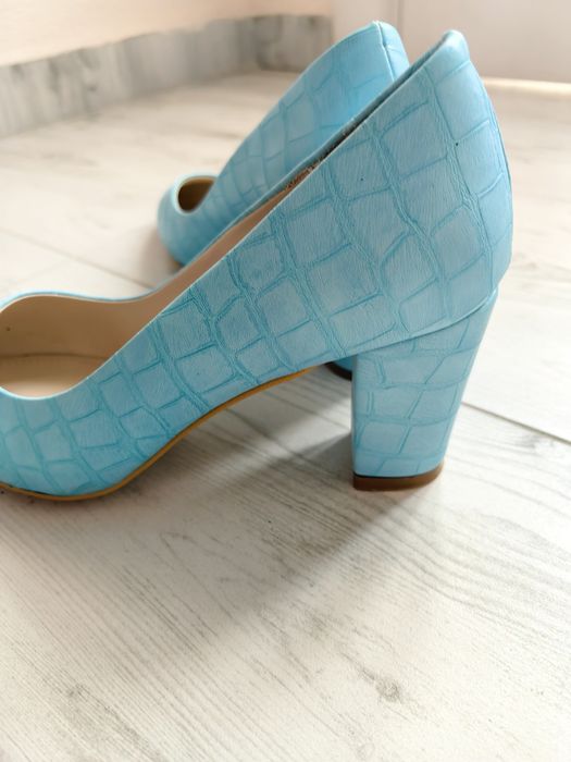 Сини обувки 40 номер