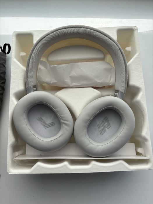 JBL Live 770 NC новые