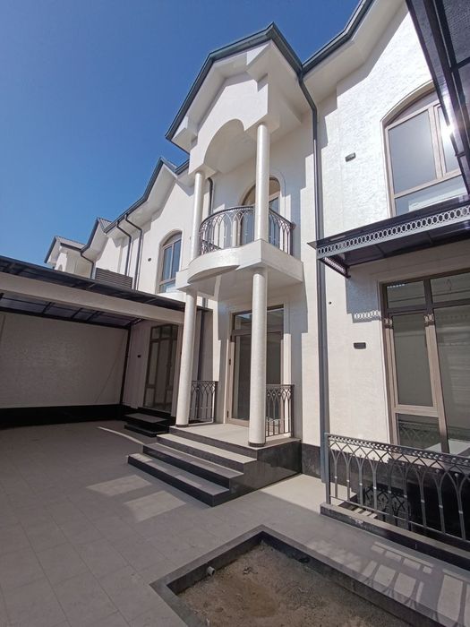 270000у.е Юнусабад район Зенит 2.2 сотув 6 хона Исломобод махалла Евро