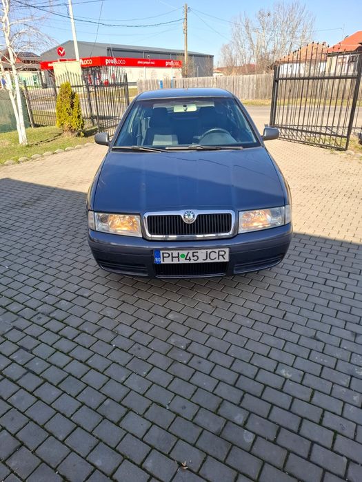Skoda octavia 1 .