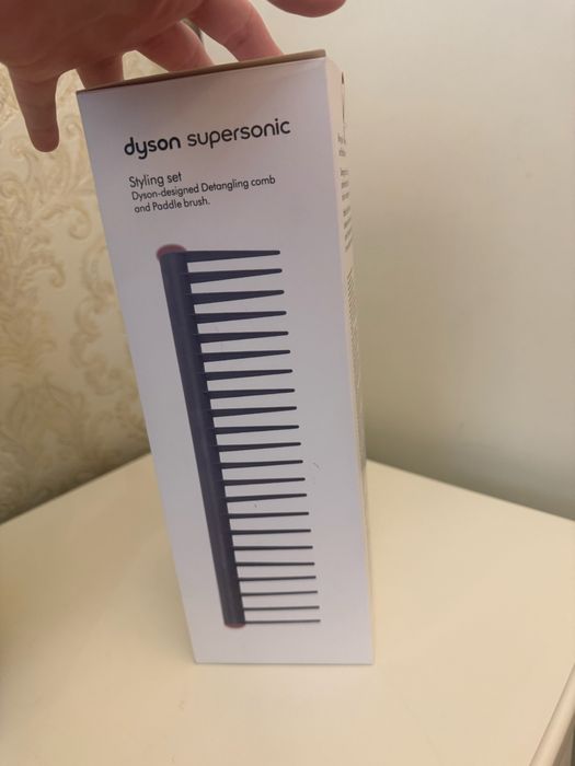 набор расчесок Dyson Supersonic Styling Set.