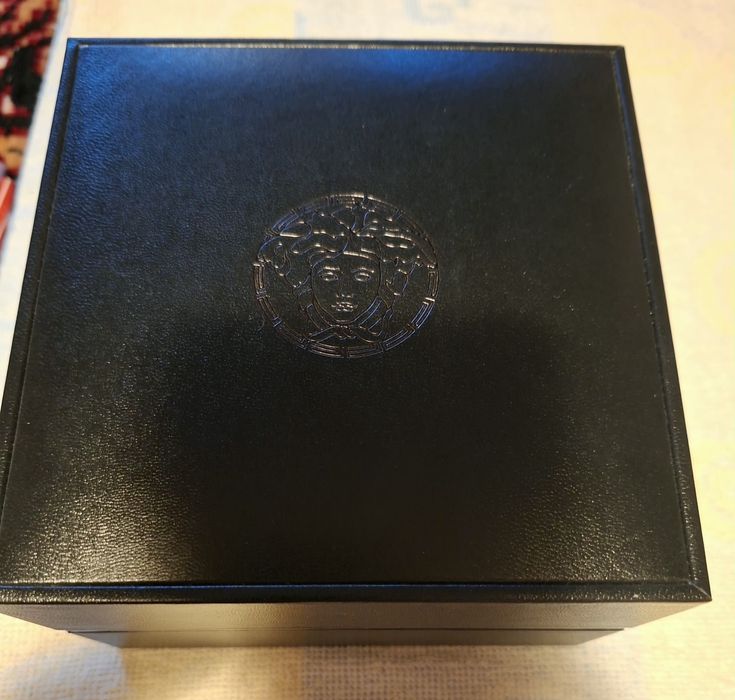 Ceas de damă original Versace (model Palazzo Empire / Greca)