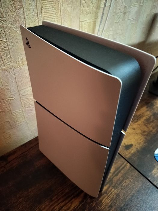 Продам PS5 в отличном состоянии