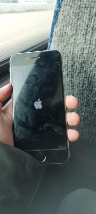 Продам айфон 6 .