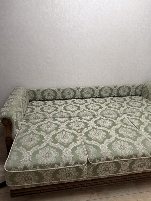 Продам роскошный диван б/у