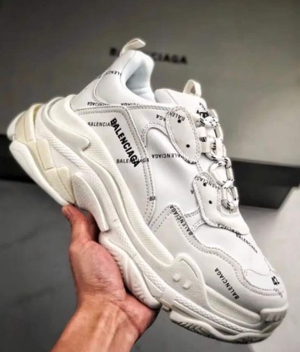 Различни модели маратонки