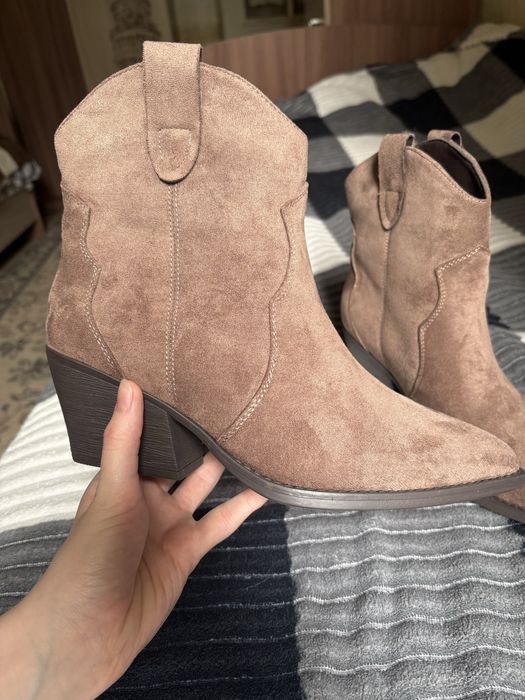 Продам казаки коричневые