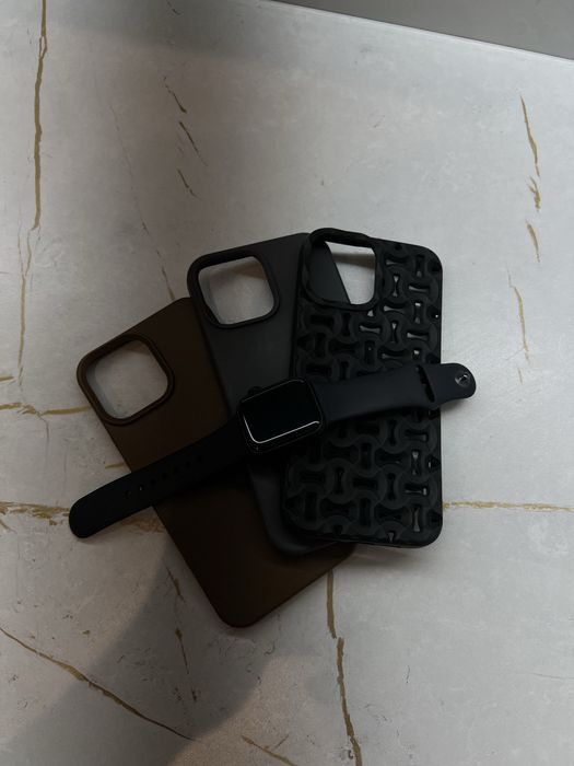 Iphone 13 pro max and apple watch se gen2