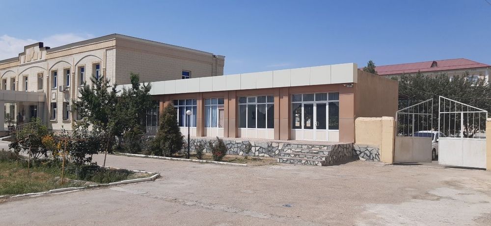 Нотурар Бино сотилади