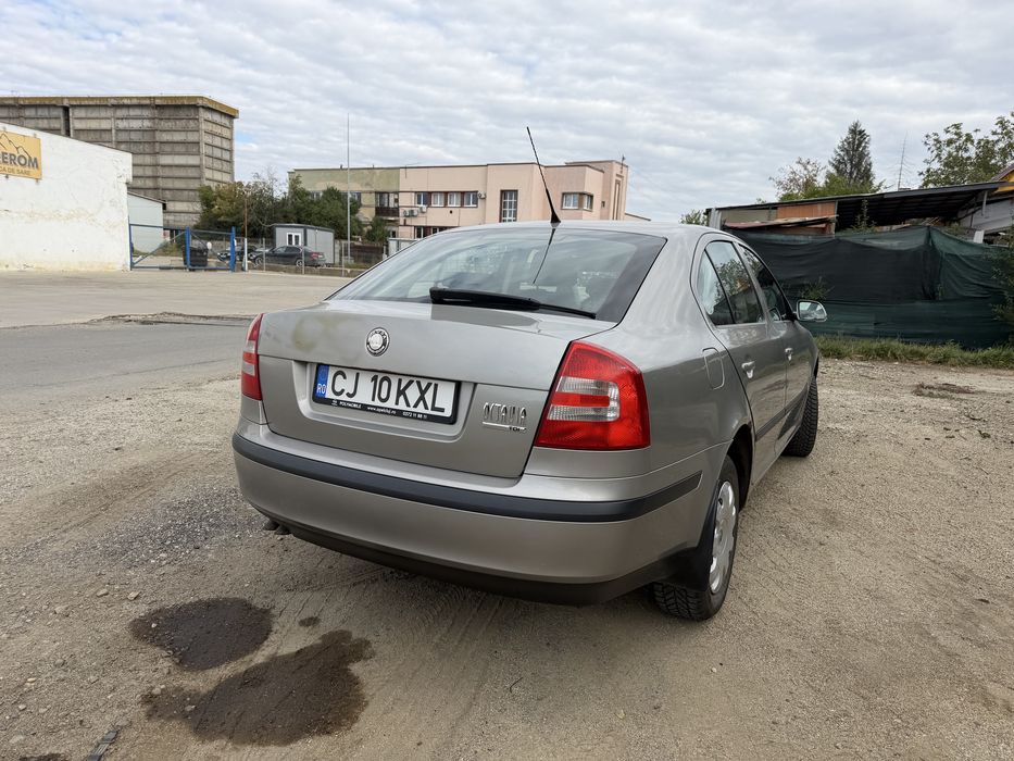 Vând Skoda Octavia