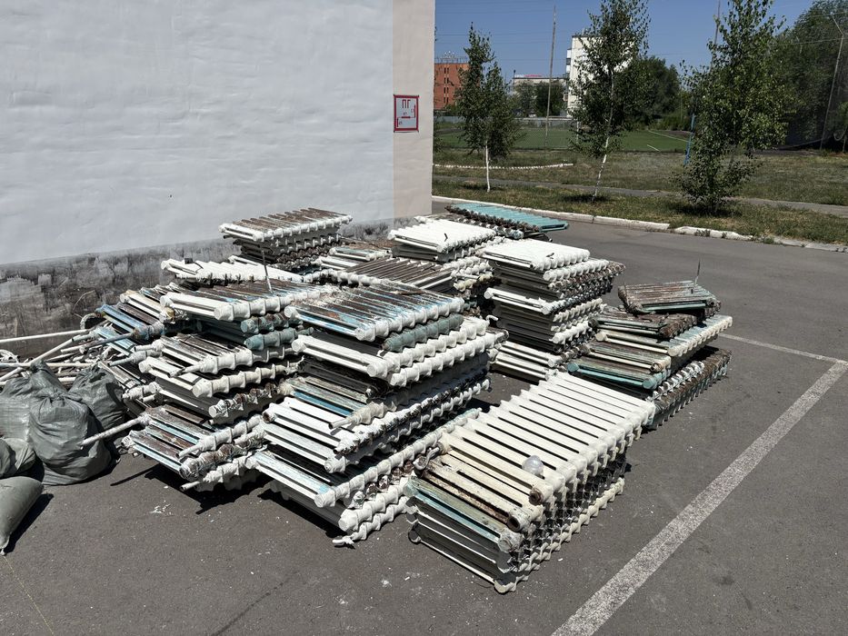 Продам чугунные батареи