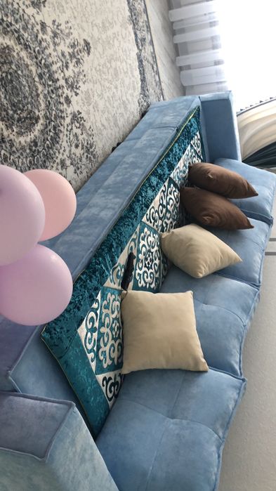 Продам красивый ,стильный диван