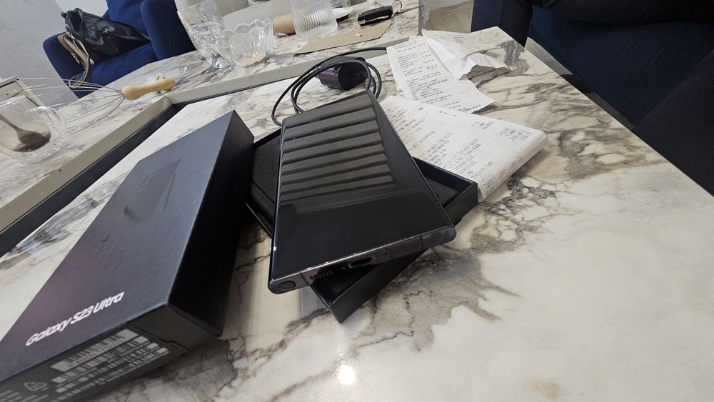 Samsung 23 ultra  няма надраскване нов няма ни то една забележка 256GB