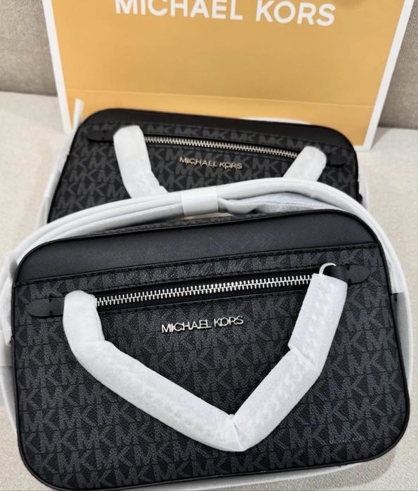 В наличии сумки оригинал новые