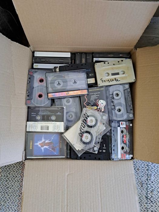 Аудио касети с музика и др.