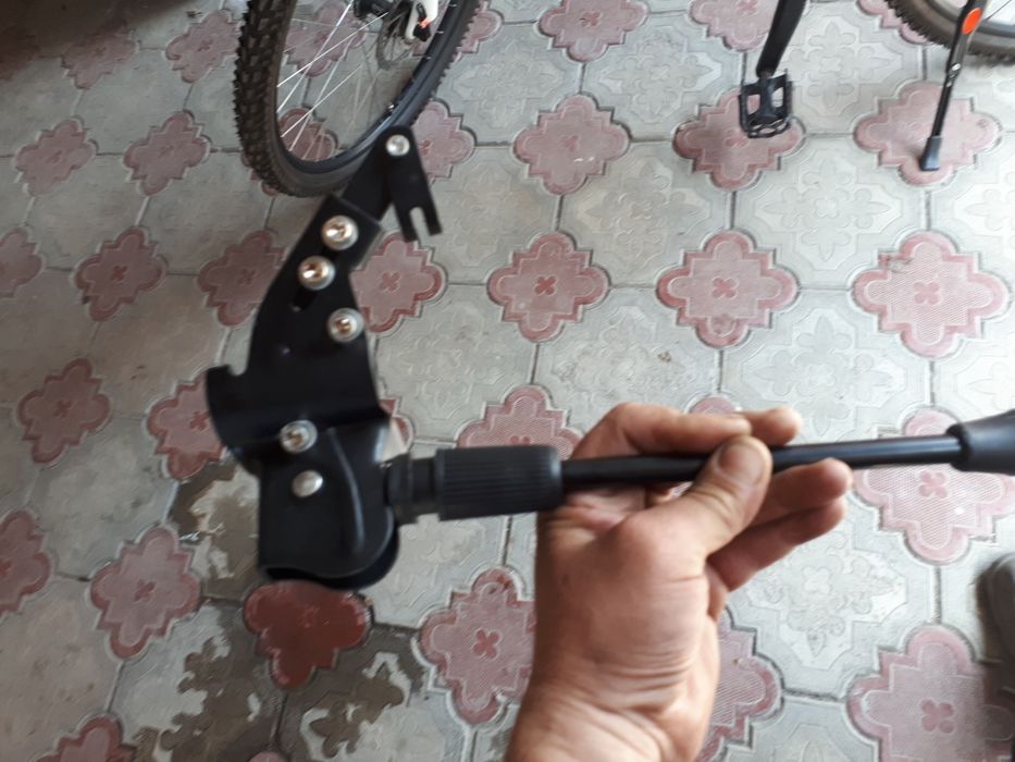 Продам велоподножку.