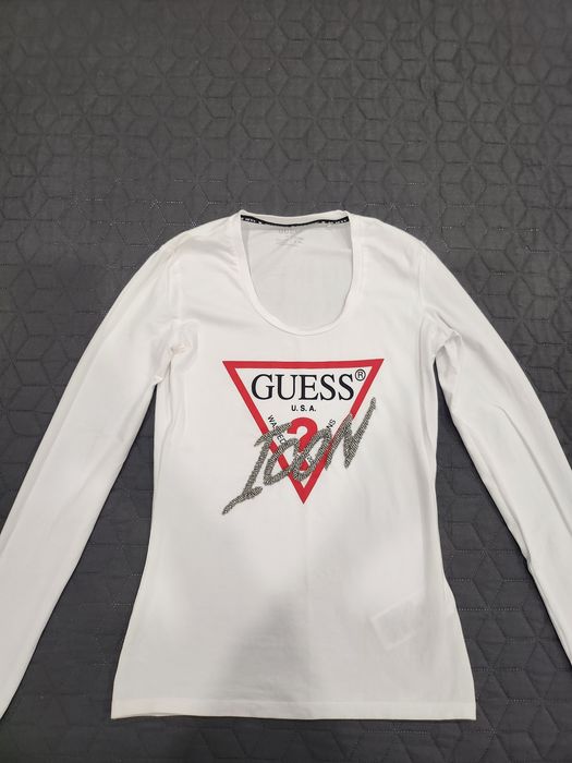 GUESS! Оригинална дамска блуза!