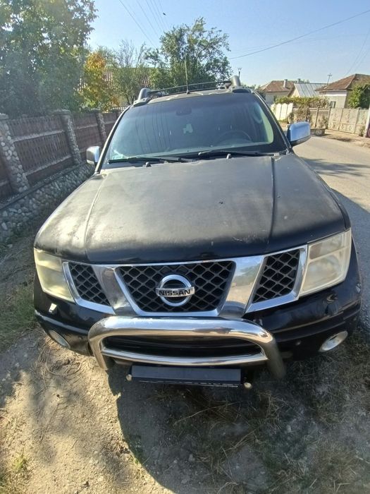 Vând Nisan Navara