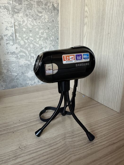 Продам видеокамеру Samsung