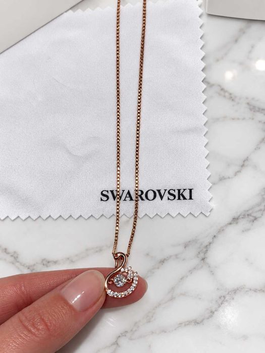 дамско колие розово злато сваровски ново swarovski с камъни сваровски  лебед