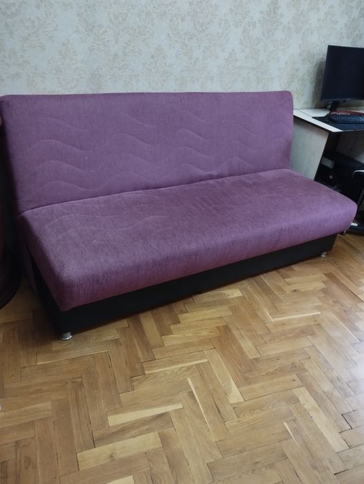 Диван раскладной. Эмбавуд.