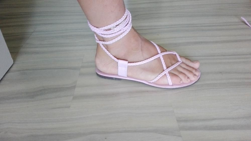 сандали с връзки