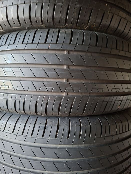 Продам шины 215/55/17  гудиер