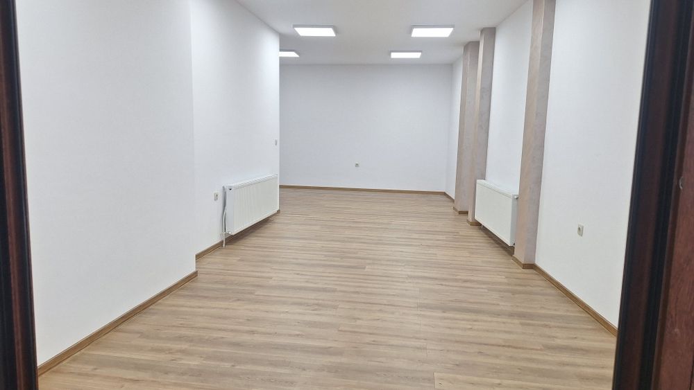 Дава се под наем Магазин в Русе, Център - 55 кв.м за 612 € - Снимка #4