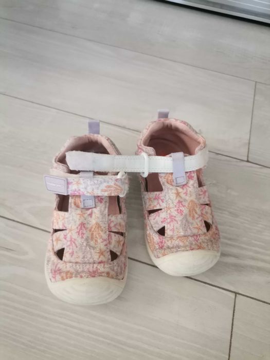 Сандали Biomecanic за момиченце, 22 номер