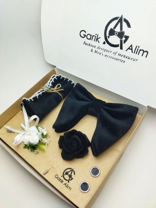 Подарочный набор  большие галстук бабочки, нагрудной платок для жениха