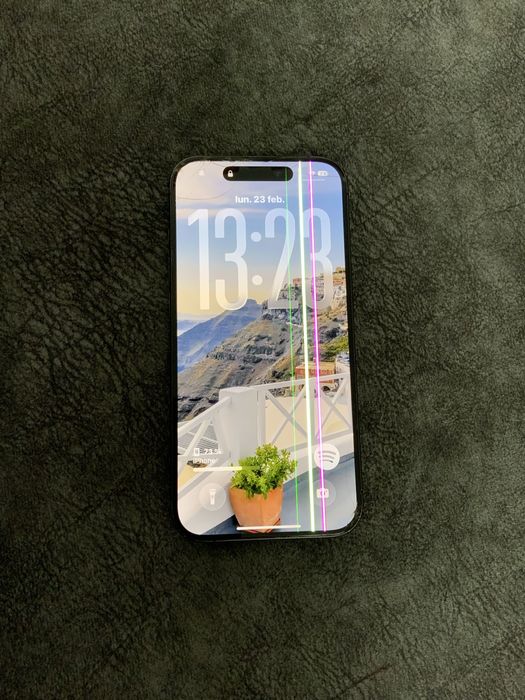 Iphone 15 pro stare C