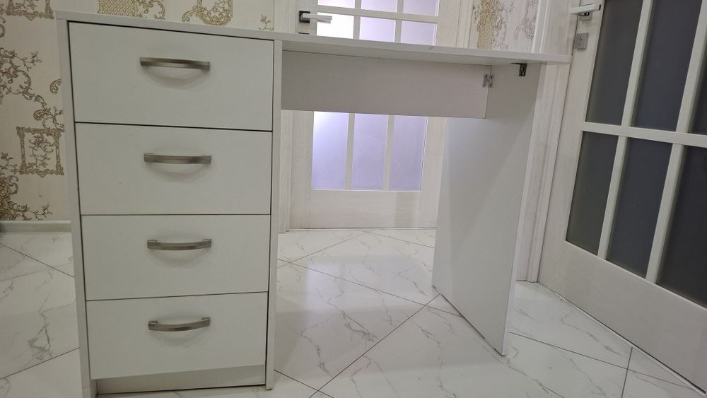 Маникюрный Стол для маникюра