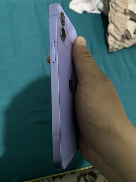 Продам айфон 12