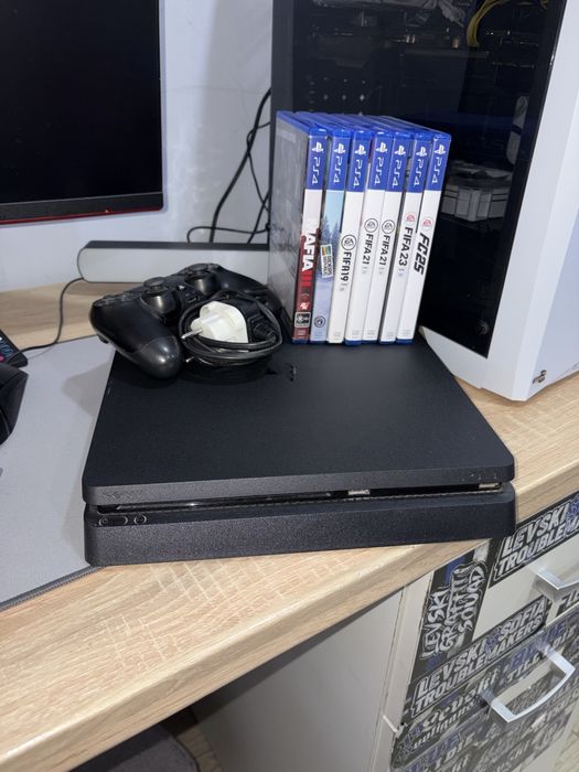 Продавам PlayStation4