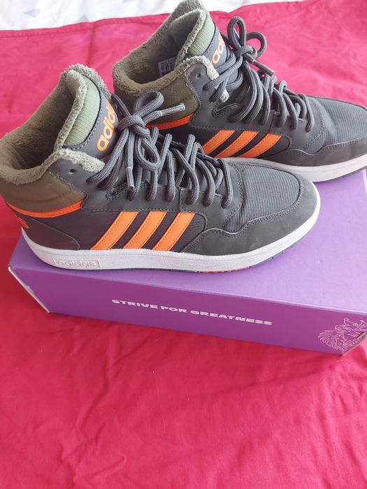 Зимни кецове на Adidas