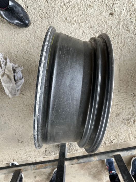 Жігіттер R 17 Веста диск