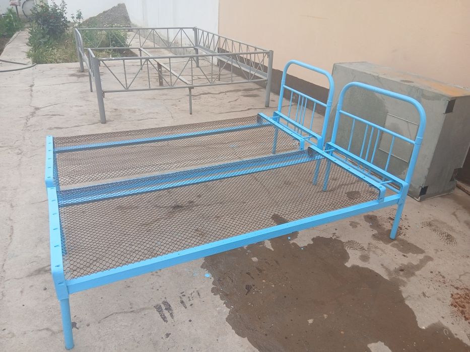 Кроват сотилади.