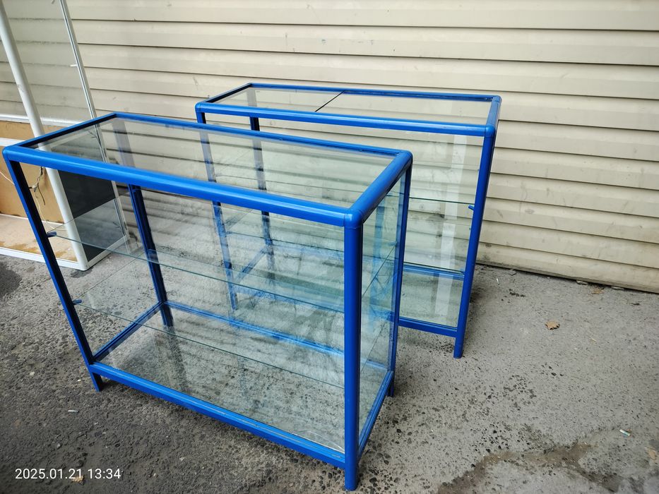 Ветрины 2шт состояние отличное