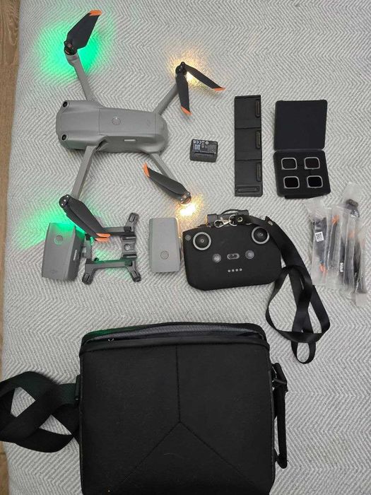 Дрон DJI AIR 2S Fly More Combo