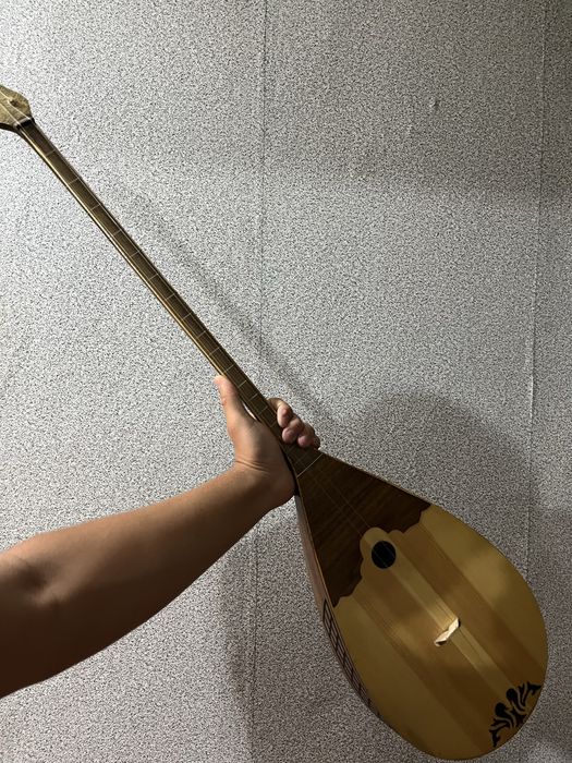 Продам домбыру и гитару