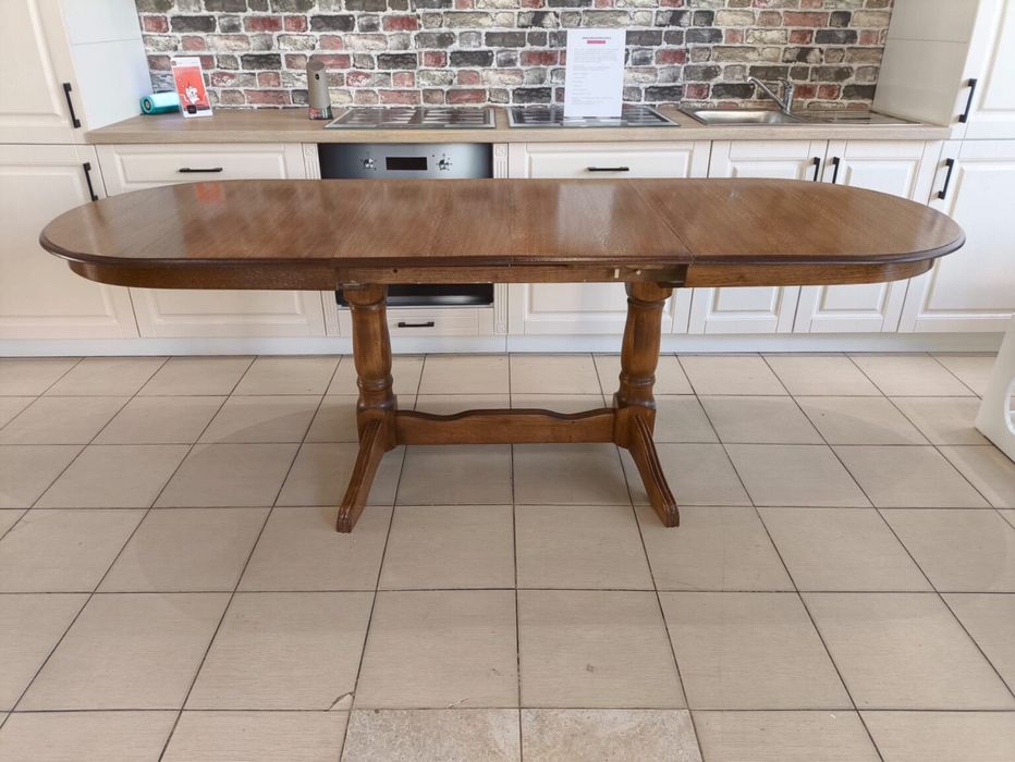 Masa extenzibila din stejar impecabila pret 2000 lei